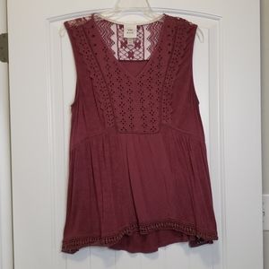 Lace Detail Sleeveless Shirt